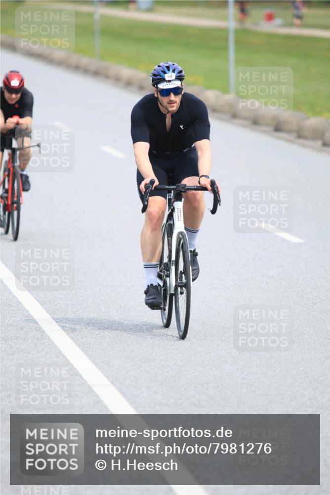 15.06.2025 - 27. Vierlanden-Triathlon H.Heesch http://msf.ph/oto/7981276 15.06.2025 10:47:01 Radfahren 68, 143, 169, 370, 455 meine-sportfotos.de
