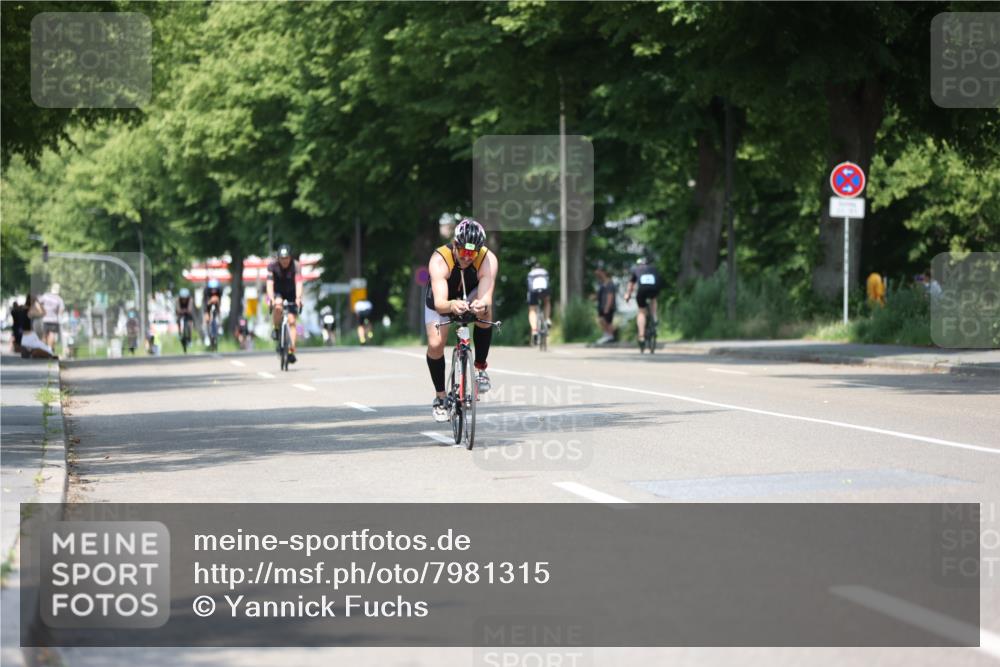 15.06.2025 - 7 Türme Triathlon Yannick Fuchs http://msf.ph/oto/7981315 15.06.2025 12:49:32 Radfahren 261, 366, 397, 638, 671 meine-sportfotos.de