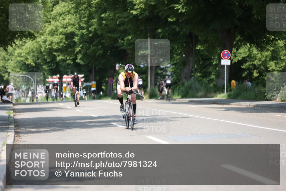 15.06.2025 - 7 Türme Triathlon Yannick Fuchs http://msf.ph/oto/7981324 15.06.2025 12:49:32 Radfahren 261, 366, 397, 638, 671 meine-sportfotos.de