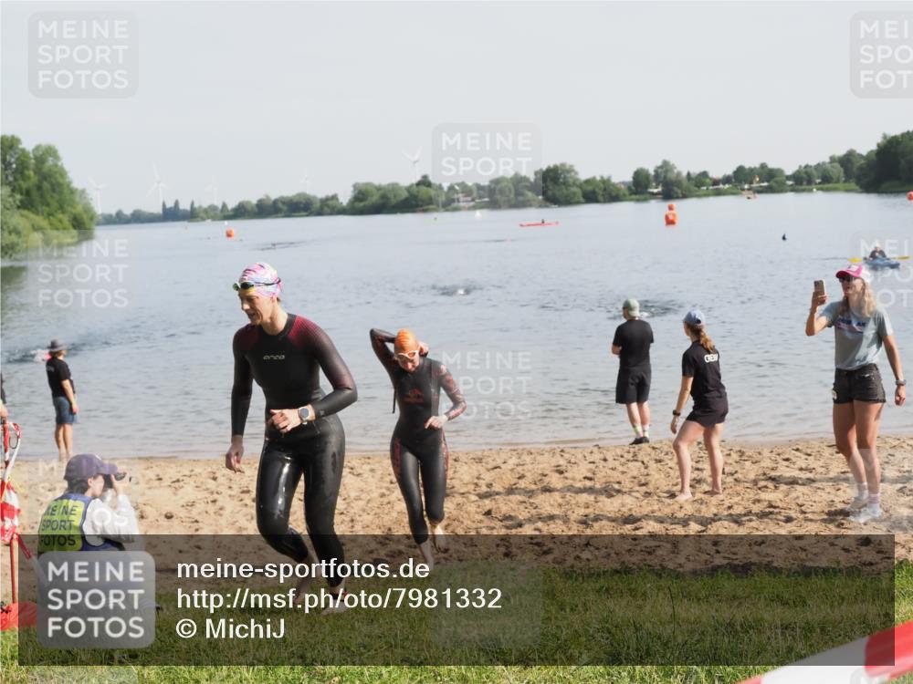 21.06.2025 - 27. Vierlanden-Triathlon MichiJ http://msf.ph/oto/7981332 15.06.2026 09:02:45 Schwimmen 200, 210, 223 meine-sportfotos.de