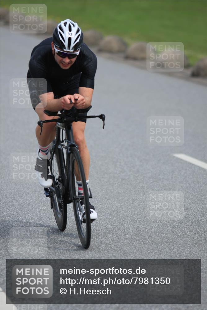 15.06.2025 - 27. Vierlanden-Triathlon H.Heesch http://msf.ph/oto/7981350 15.06.2025 10:47:19 Radfahren 83, 114, 152, 372, 406 meine-sportfotos.de