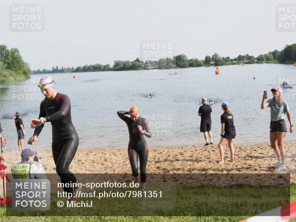 21.06.2025 - 27. Vierlanden-Triathlon MichiJ http://msf.ph/oto/7981351 15.06.2026 09:02:45 Schwimmen 200, 210, 223 meine-sportfotos.de