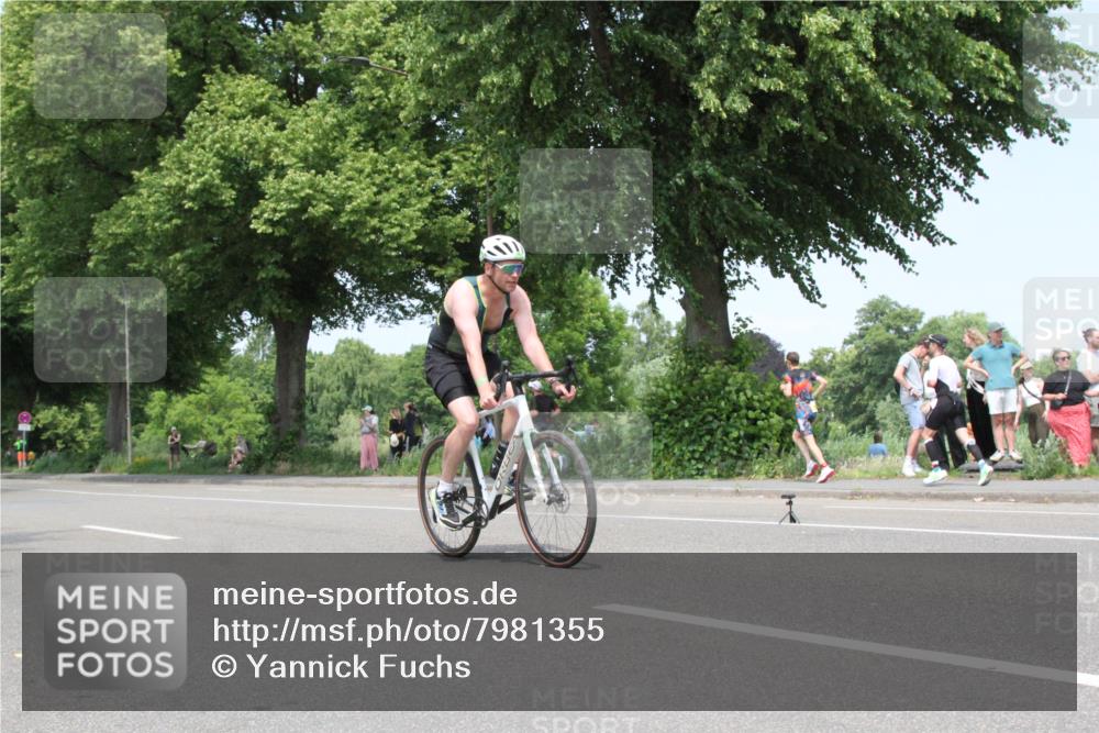 15.06.2025 - 7 Türme Triathlon Yannick Fuchs http://msf.ph/oto/7981355 15.06.2025 13:29:03 Radfahren  meine-sportfotos.de