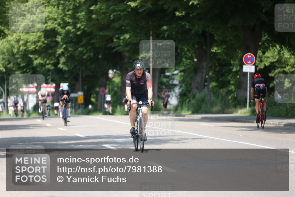 15.06.2025 - 7 Türme Triathlon Yannick Fuchs http://msf.ph/oto/7981388 15.06.2025 12:49:35 Radfahren 261, 366, 462, 638, 671 meine-sportfotos.de