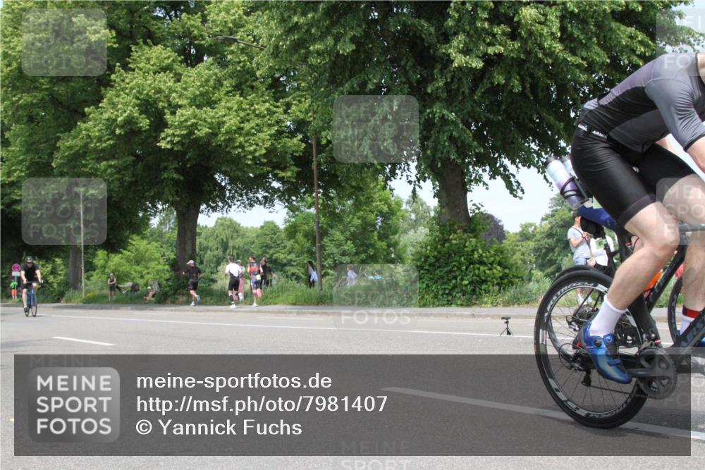 15.06.2025 - 7 Türme Triathlon Yannick Fuchs http://msf.ph/oto/7981407 15.06.2025 13:29:07 Radfahren  meine-sportfotos.de