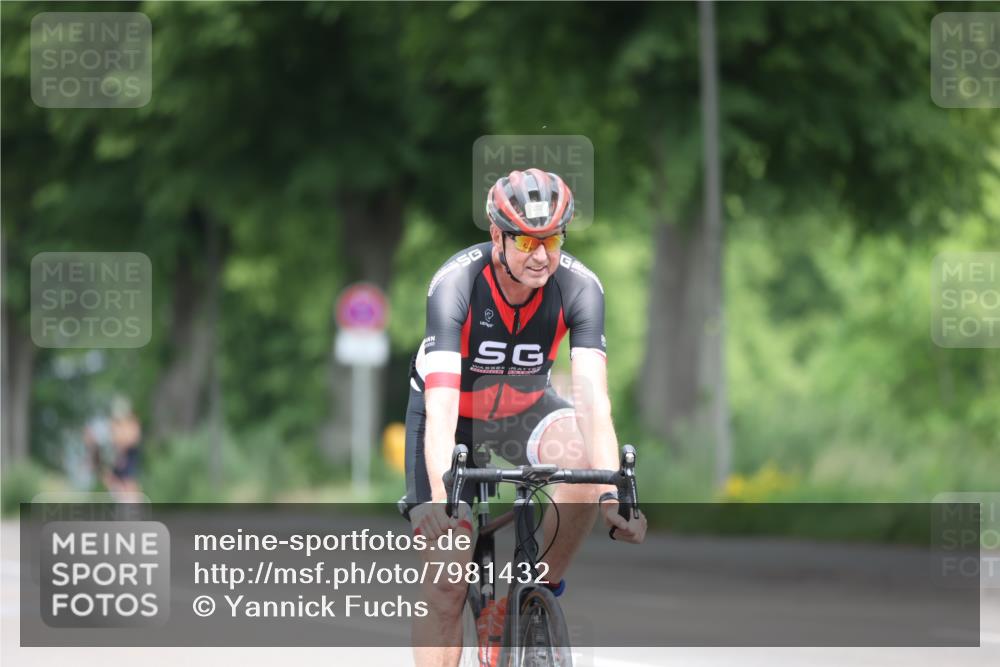 15.06.2025 - 7 Türme Triathlon Yannick Fuchs http://msf.ph/oto/7981432 15.06.2025 11:25:06 Radfahren  meine-sportfotos.de