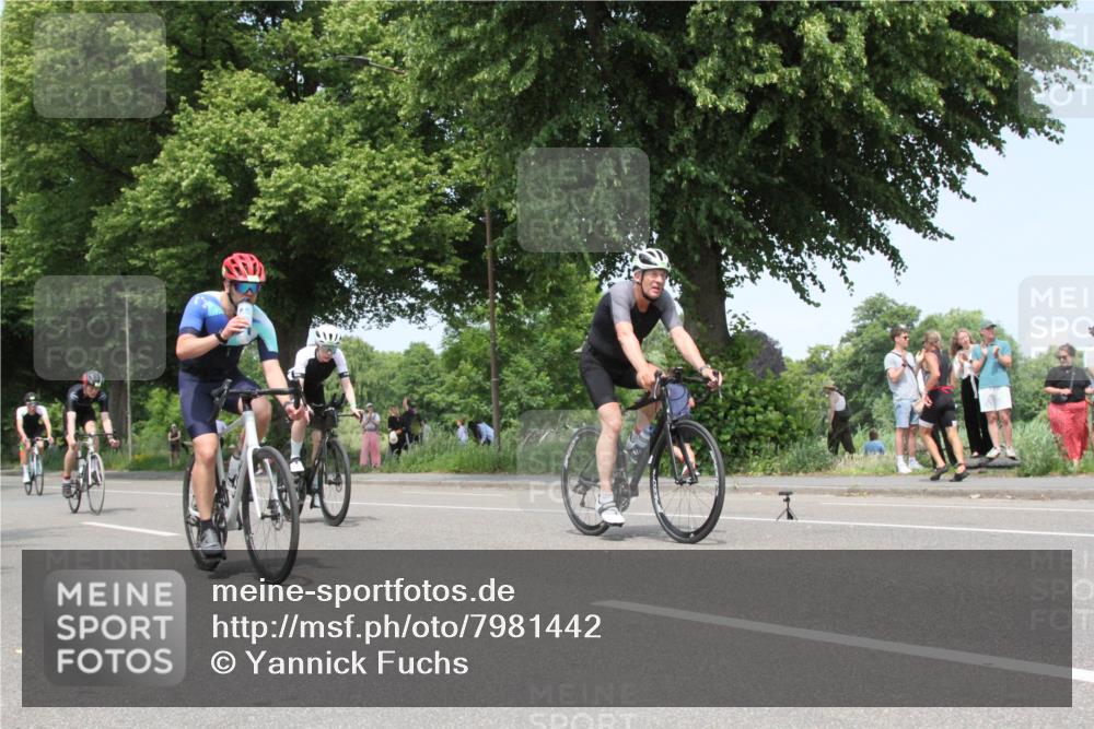 15.06.2025 - 7 Türme Triathlon Yannick Fuchs http://msf.ph/oto/7981442 15.06.2025 13:29:10 Radfahren  meine-sportfotos.de