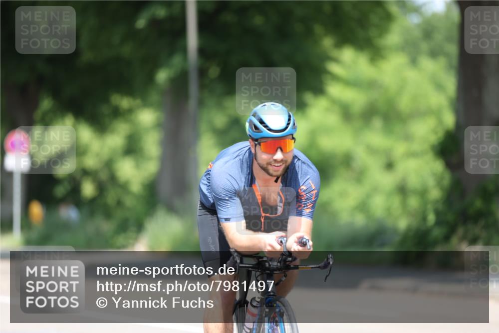 15.06.2025 - 7 Türme Triathlon Yannick Fuchs http://msf.ph/oto/7981497 15.06.2025 12:49:44 Radfahren 260, 462, 511 meine-sportfotos.de