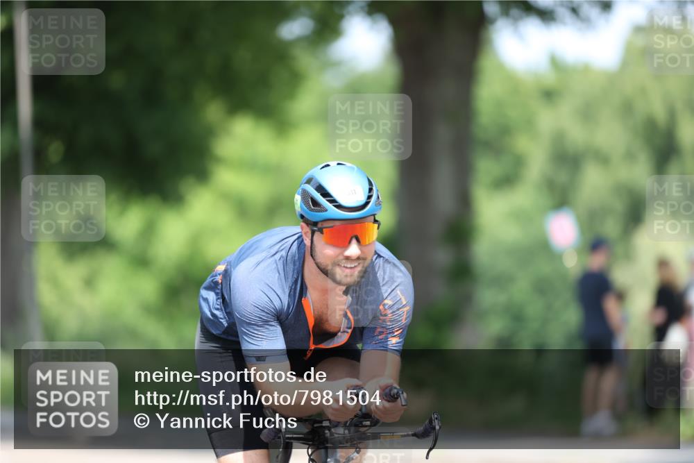 15.06.2025 - 7 Türme Triathlon Yannick Fuchs http://msf.ph/oto/7981504 15.06.2025 12:49:44 Radfahren 260, 462, 511 meine-sportfotos.de