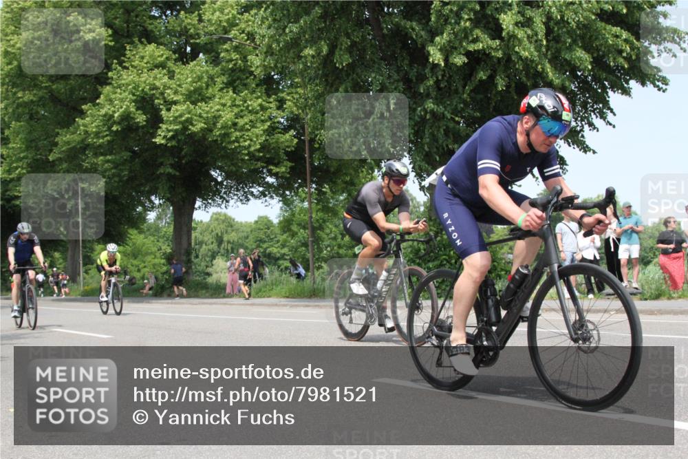 15.06.2025 - 7 Türme Triathlon Yannick Fuchs http://msf.ph/oto/7981521 15.06.2025 13:29:16 Radfahren  meine-sportfotos.de