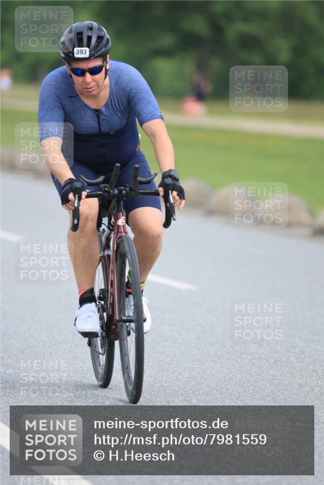 15.06.2025 - 27. Vierlanden-Triathlon H.Heesch http://msf.ph/oto/7981559 15.06.2025 10:48:19 Radfahren 22, 34, 93, 139, 393, 422 meine-sportfotos.de