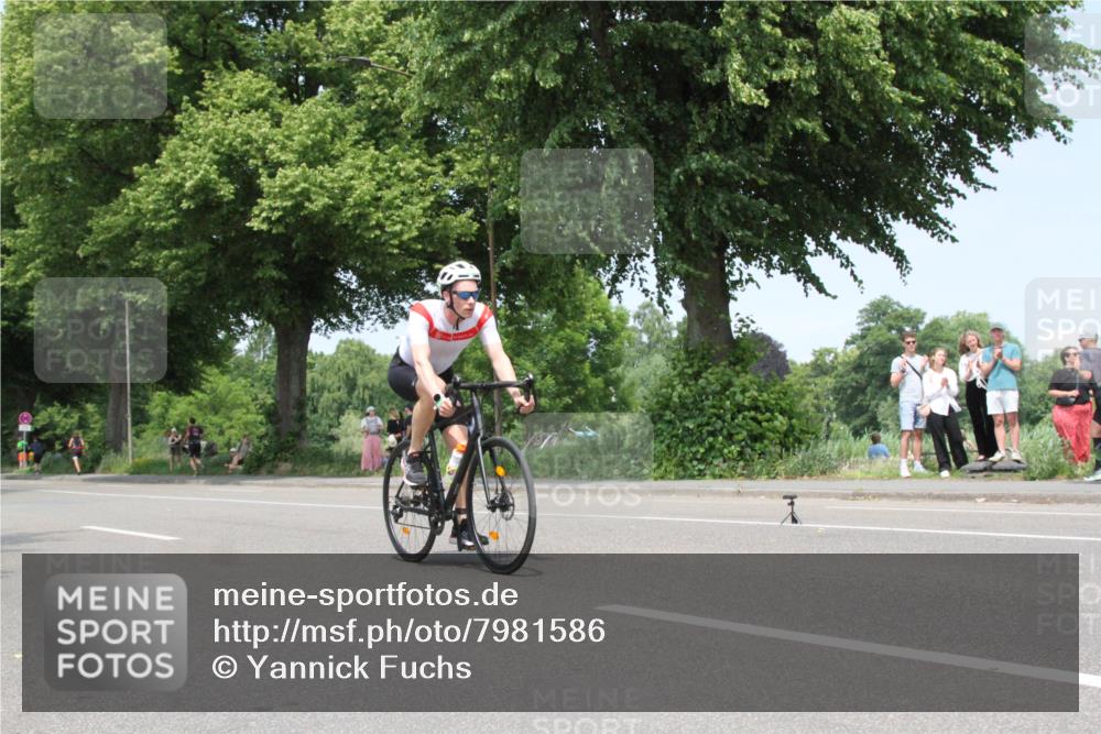 15.06.2025 - 7 Türme Triathlon Yannick Fuchs http://msf.ph/oto/7981586 15.06.2025 13:29:26 Radfahren  meine-sportfotos.de