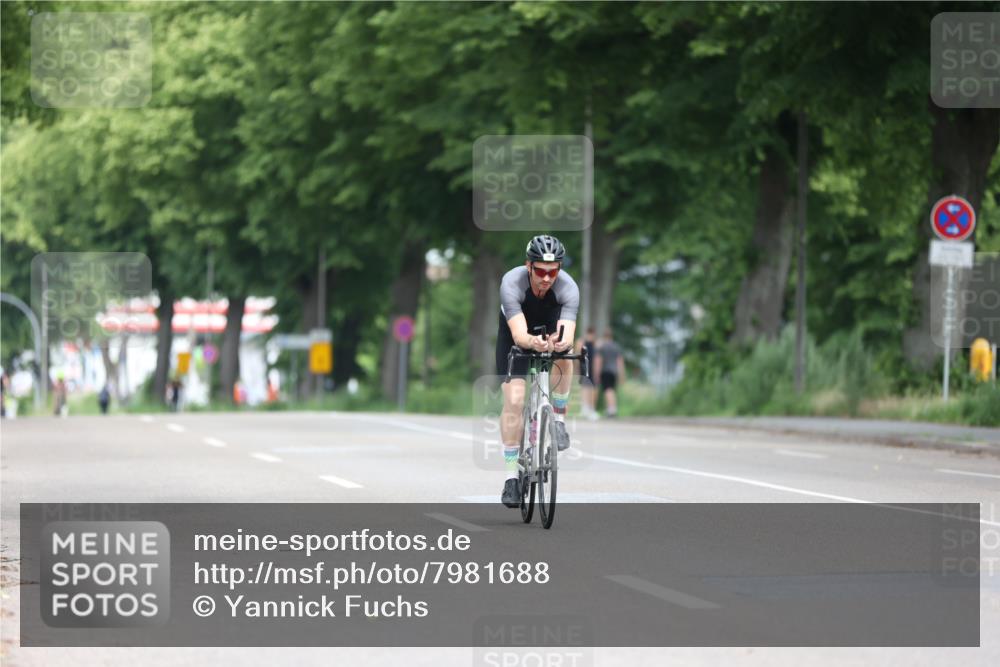 15.06.2025 - 7 Türme Triathlon Yannick Fuchs http://msf.ph/oto/7981688 15.06.2025 11:26:15 Radfahren 228, 258, 336 meine-sportfotos.de