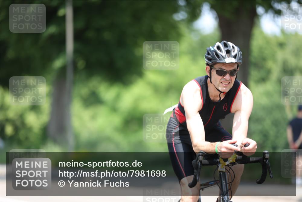15.06.2025 - 7 Türme Triathlon Yannick Fuchs http://msf.ph/oto/7981698 15.06.2025 12:49:58 Radfahren 498 meine-sportfotos.de