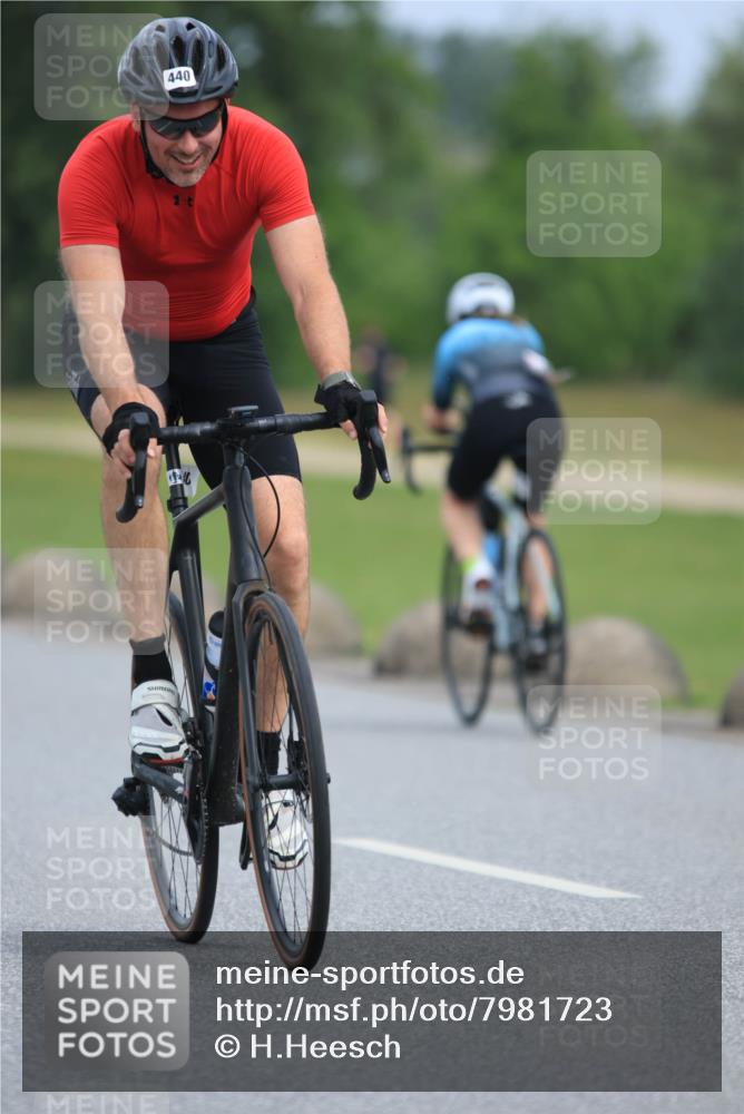 15.06.2025 - 27. Vierlanden-Triathlon H.Heesch http://msf.ph/oto/7981723 15.06.2025 10:48:59 Radfahren 378, 440, 469 meine-sportfotos.de