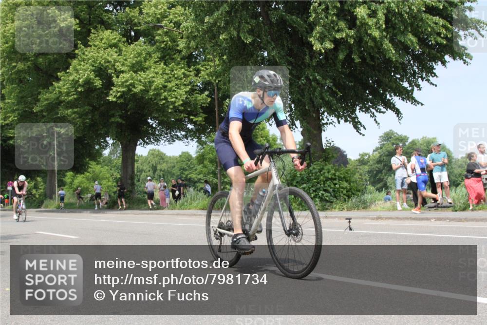 15.06.2025 - 7 Türme Triathlon Yannick Fuchs http://msf.ph/oto/7981734 15.06.2025 13:29:57 Radfahren  meine-sportfotos.de