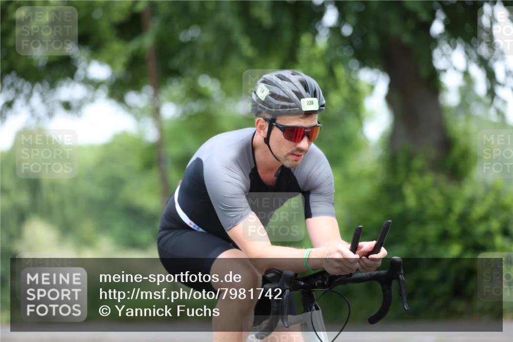 15.06.2025 - 7 Türme Triathlon Yannick Fuchs http://msf.ph/oto/7981742 15.06.2025 11:26:17 Radfahren 228, 258, 336 meine-sportfotos.de