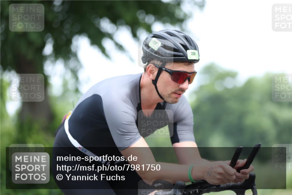 15.06.2025 - 7 Türme Triathlon Yannick Fuchs http://msf.ph/oto/7981750 15.06.2025 11:26:18 Radfahren 228, 258, 336 meine-sportfotos.de
