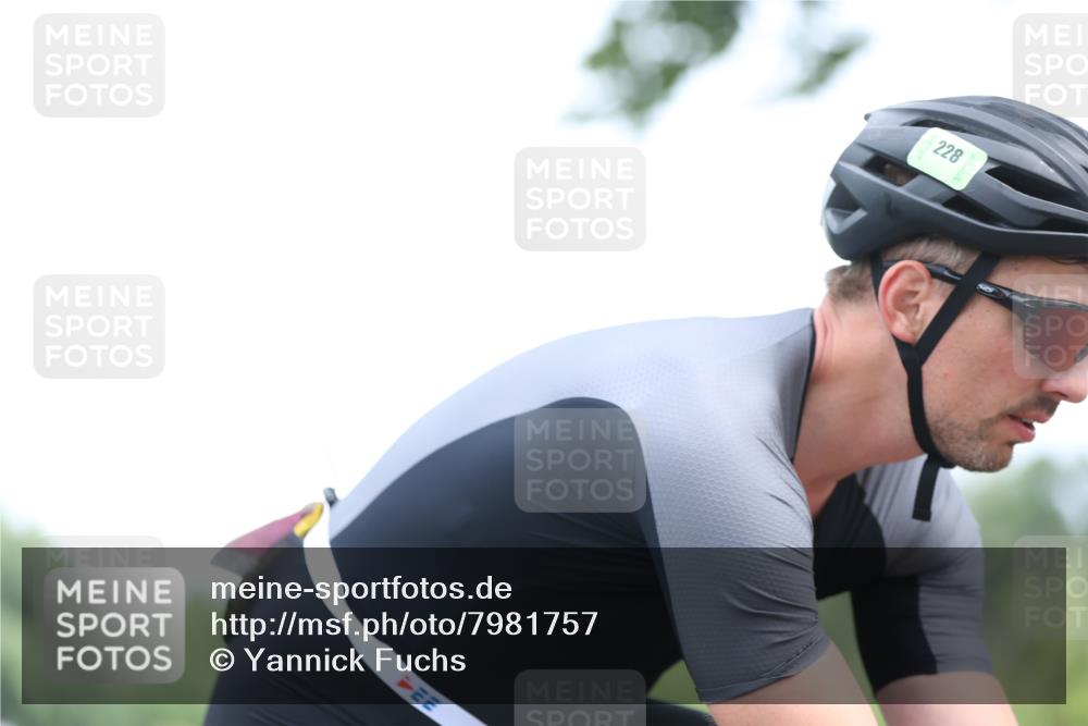 15.06.2025 - 7 Türme Triathlon Yannick Fuchs http://msf.ph/oto/7981757 15.06.2025 11:26:18 Radfahren 228, 258, 336 meine-sportfotos.de