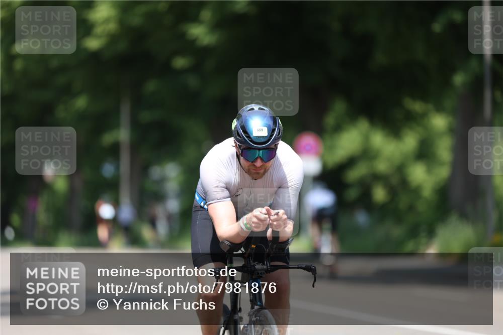 15.06.2025 - 7 Türme Triathlon Yannick Fuchs http://msf.ph/oto/7981876 15.06.2025 12:50:21 Radfahren 389, 530, 540, 560 meine-sportfotos.de