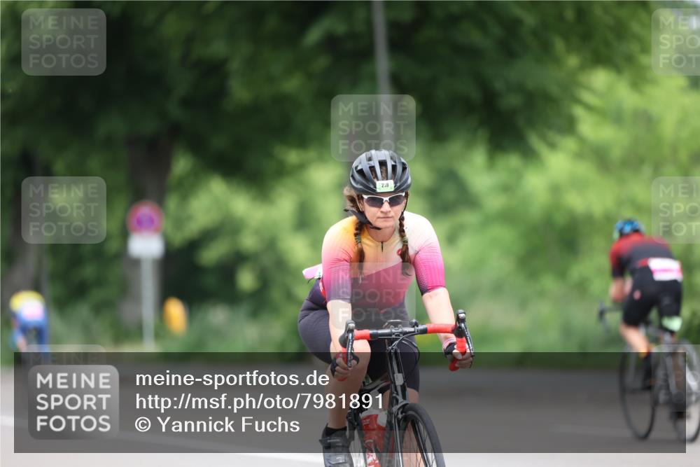 15.06.2025 - 7 Türme Triathlon Yannick Fuchs http://msf.ph/oto/7981891 15.06.2025 11:26:32 Radfahren 213, 223 meine-sportfotos.de