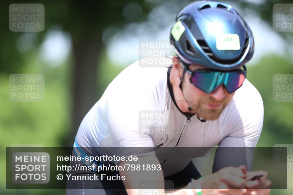 15.06.2025 - 7 Türme Triathlon Yannick Fuchs http://msf.ph/oto/7981893 15.06.2025 12:50:22 Radfahren 389, 530, 540, 560 meine-sportfotos.de