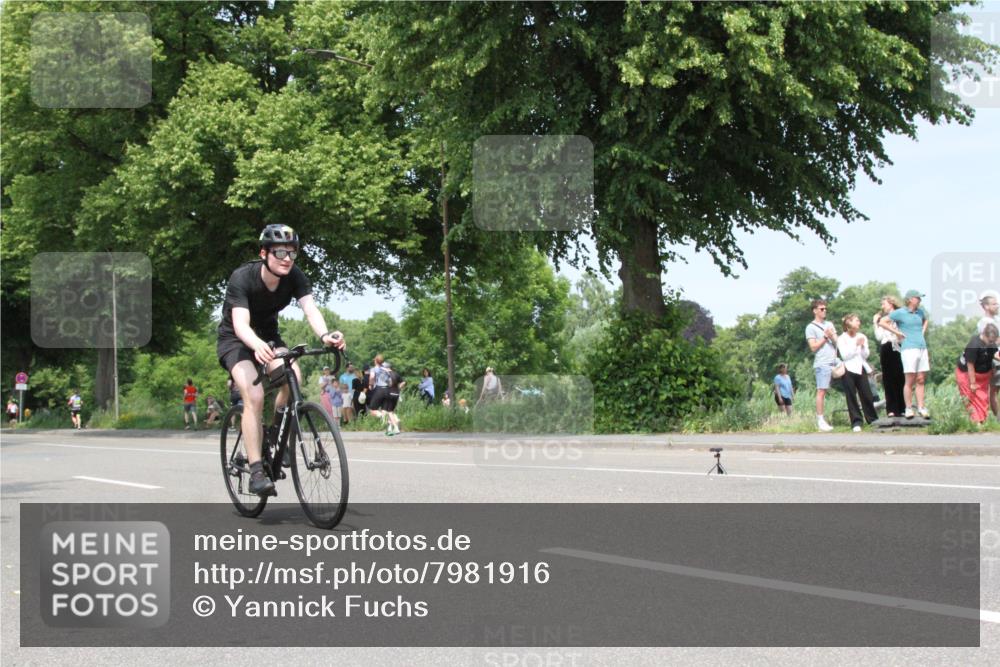 15.06.2025 - 7 Türme Triathlon Yannick Fuchs http://msf.ph/oto/7981916 15.06.2025 13:30:37 Radfahren  meine-sportfotos.de