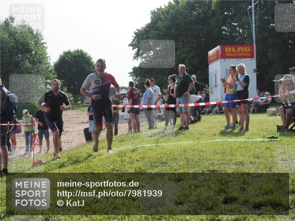 15.06.2025 - 27. Vierlanden-Triathlon KatJ http://msf.ph/oto/7981939 15.06.2025 08:47:59 Schwimmen 34, 193 meine-sportfotos.de