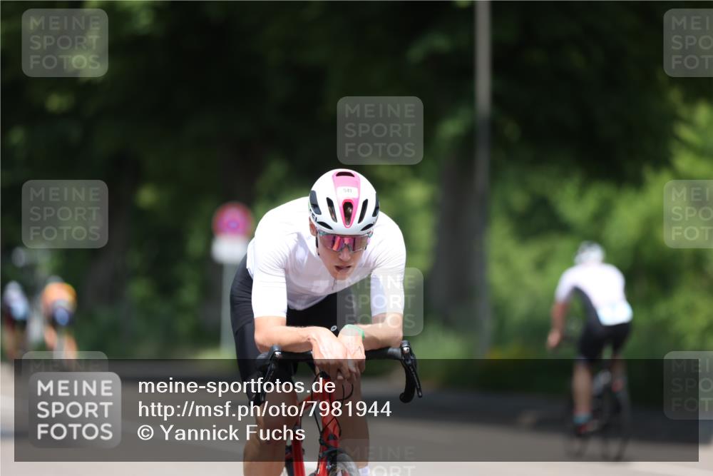 15.06.2025 - 7 Türme Triathlon Yannick Fuchs http://msf.ph/oto/7981944 15.06.2025 12:50:30 Radfahren 537, 541 meine-sportfotos.de