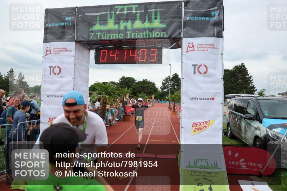 15.06.2025 - 7 Türme Triathlon Michael Strokosch http://msf.ph/oto/7981954 15.06.2025 14:14:03 Ziel 445, 712, 1078 meine-sportfotos.de