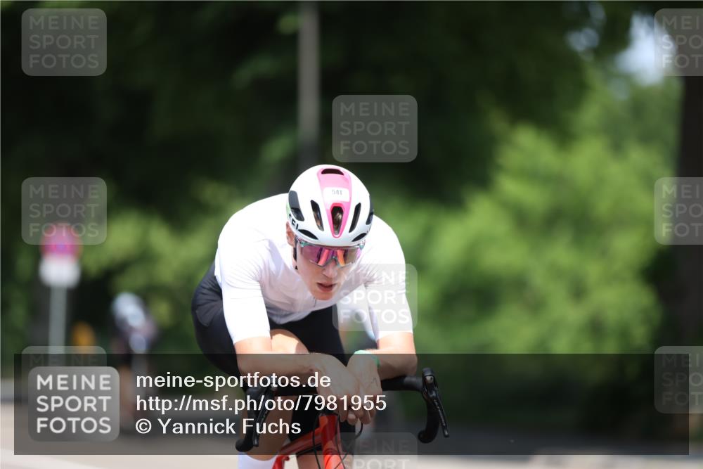 15.06.2025 - 7 Türme Triathlon Yannick Fuchs http://msf.ph/oto/7981955 15.06.2025 12:50:30 Radfahren 537, 541 meine-sportfotos.de