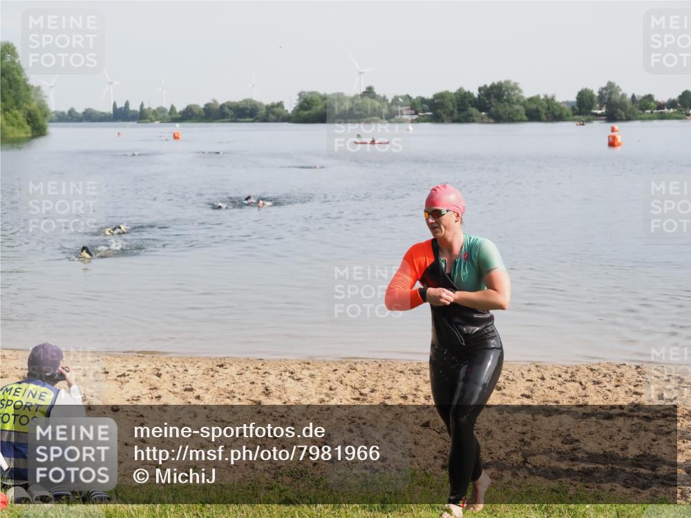 21.06.2025 - 27. Vierlanden-Triathlon MichiJ http://msf.ph/oto/7981966 15.06.2026 09:04:42 Schwimmen 247 meine-sportfotos.de