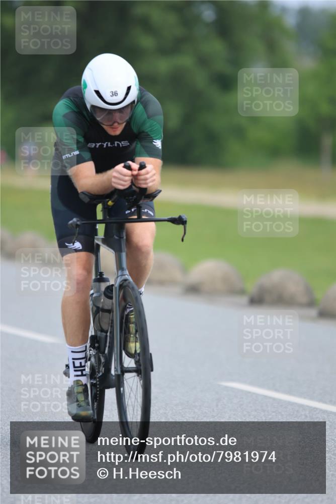 15.06.2025 - 27. Vierlanden-Triathlon H.Heesch http://msf.ph/oto/7981974 15.06.2025 10:50:23 Radfahren 36 meine-sportfotos.de