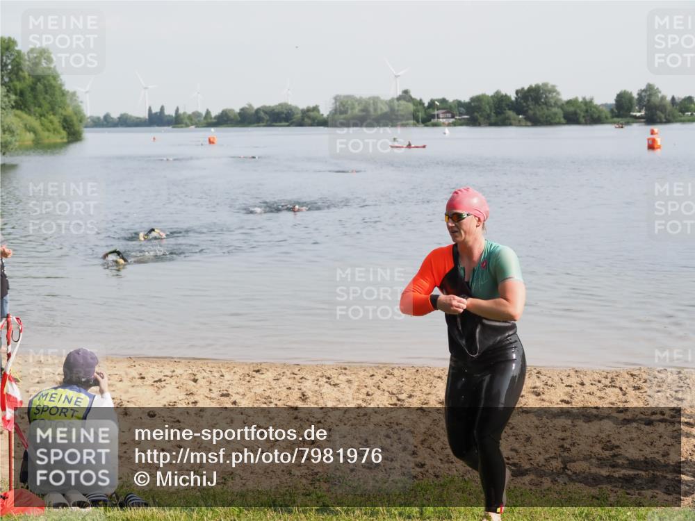 21.06.2025 - 27. Vierlanden-Triathlon MichiJ http://msf.ph/oto/7981976 15.06.2026 09:04:42 Schwimmen 247 meine-sportfotos.de
