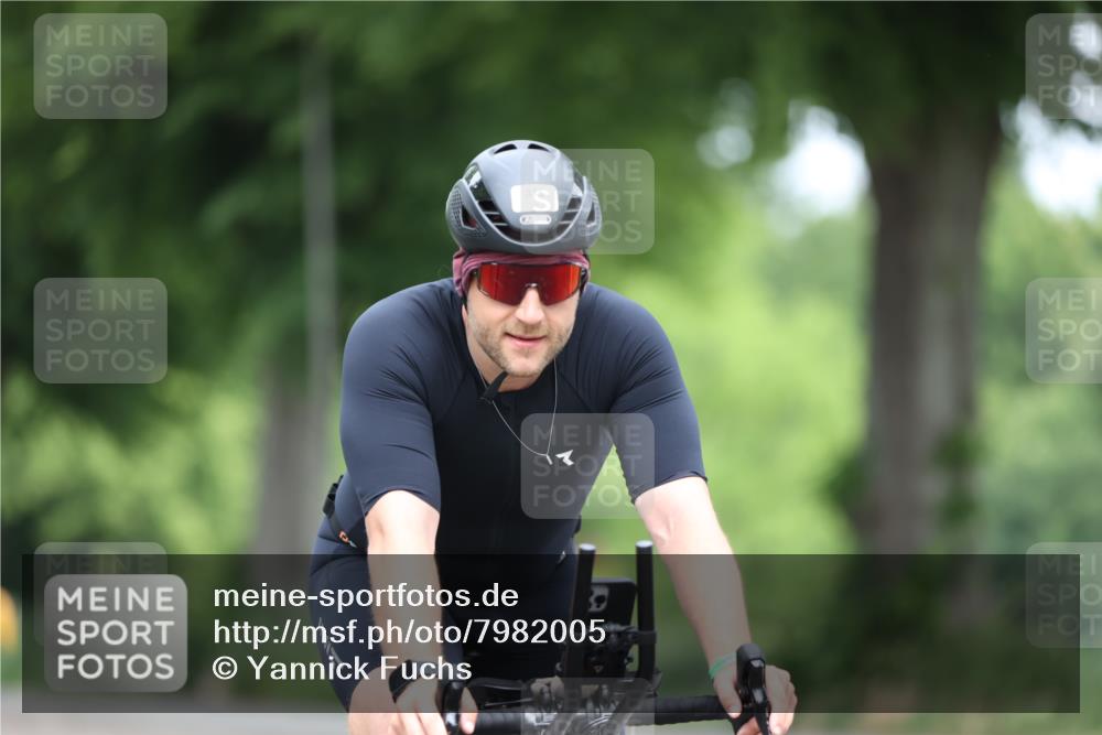 15.06.2025 - 7 Türme Triathlon Yannick Fuchs http://msf.ph/oto/7982005 15.06.2025 11:26:47 Radfahren 212, 326 meine-sportfotos.de