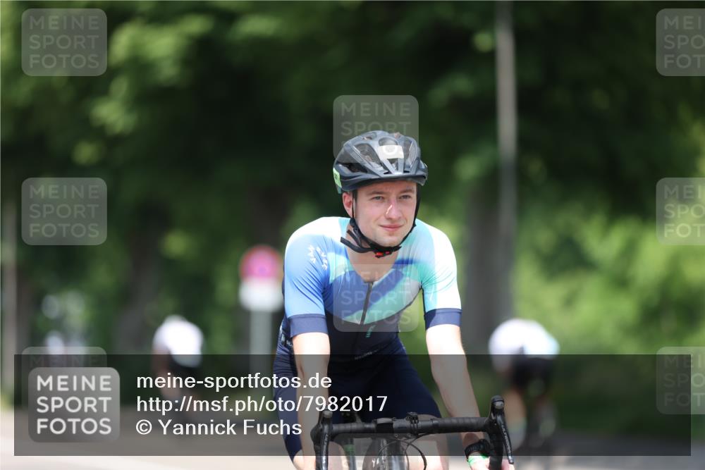 15.06.2025 - 7 Türme Triathlon Yannick Fuchs http://msf.ph/oto/7982017 15.06.2025 12:50:33 Radfahren 537, 541 meine-sportfotos.de