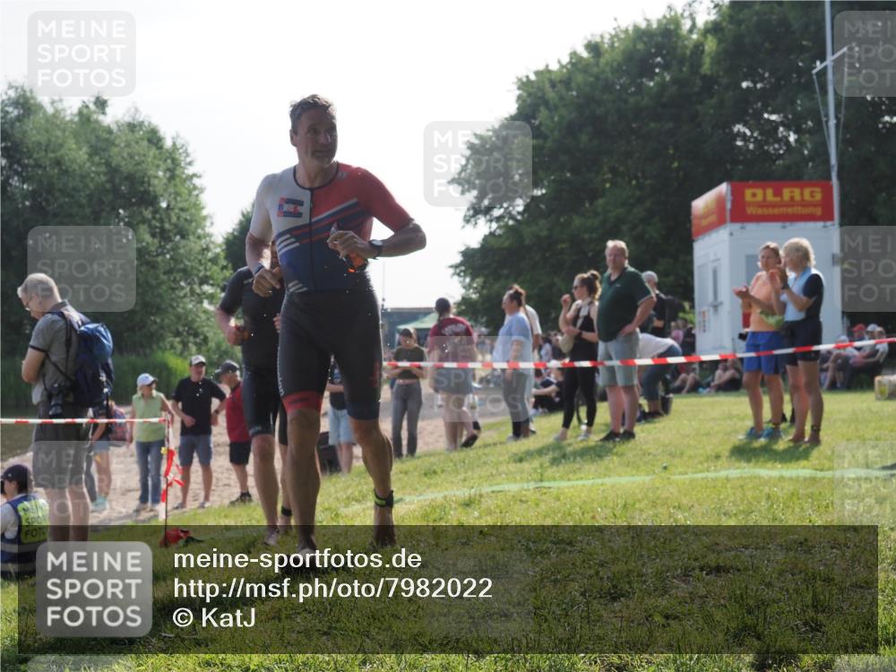 15.06.2025 - 27. Vierlanden-Triathlon KatJ http://msf.ph/oto/7982022 15.06.2025 08:48:01 Schwimmen 16, 34, 167, 193 meine-sportfotos.de