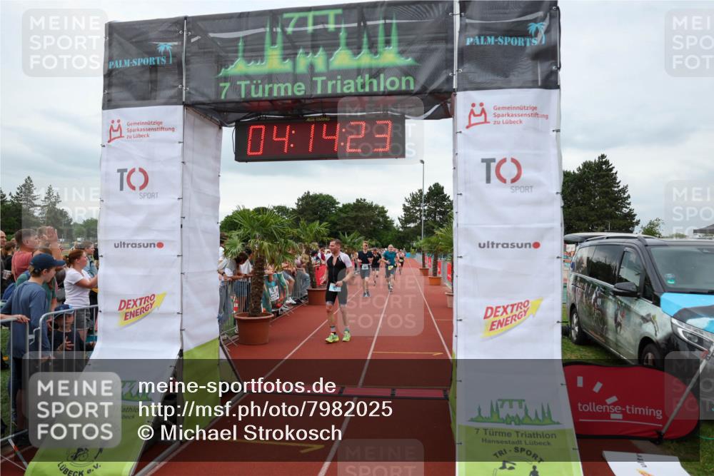 15.06.2025 - 7 Türme Triathlon Michael Strokosch http://msf.ph/oto/7982025 15.06.2025 14:14:23 Ziel 560, 656, 671, 957 meine-sportfotos.de