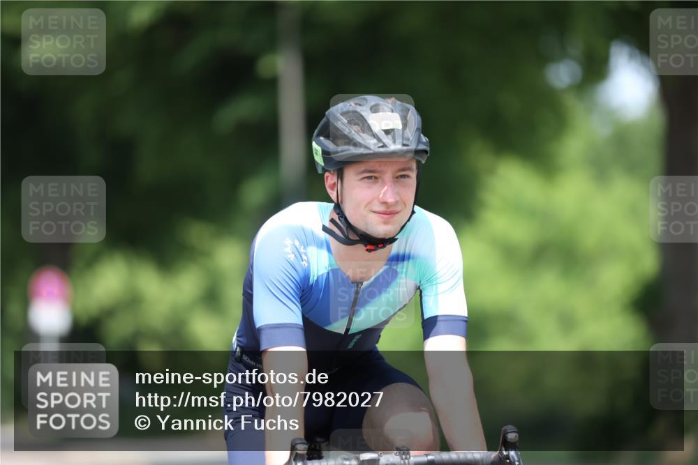 15.06.2025 - 7 Türme Triathlon Yannick Fuchs http://msf.ph/oto/7982027 15.06.2025 12:50:33 Radfahren 537, 541 meine-sportfotos.de