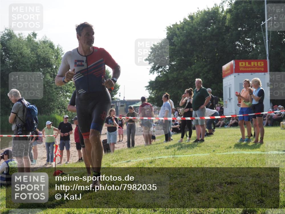 15.06.2025 - 27. Vierlanden-Triathlon KatJ http://msf.ph/oto/7982035 15.06.2025 08:48:01 Schwimmen 16, 34, 167, 193 meine-sportfotos.de