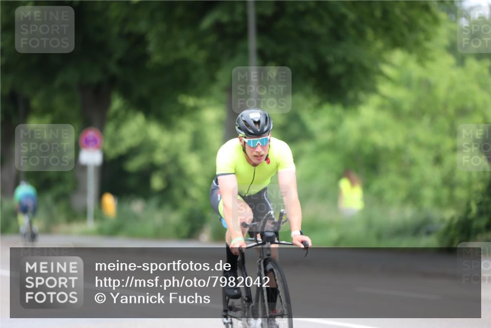 15.06.2025 - 7 Türme Triathlon Yannick Fuchs http://msf.ph/oto/7982042 15.06.2025 11:26:49 Radfahren 212, 326 meine-sportfotos.de
