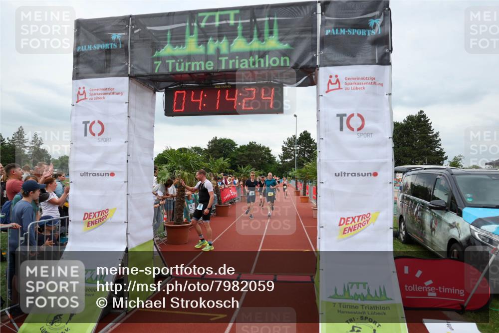 15.06.2025 - 7 Türme Triathlon Michael Strokosch http://msf.ph/oto/7982059 15.06.2025 14:14:24 Ziel 560, 656, 671, 758, 813, 957 meine-sportfotos.de