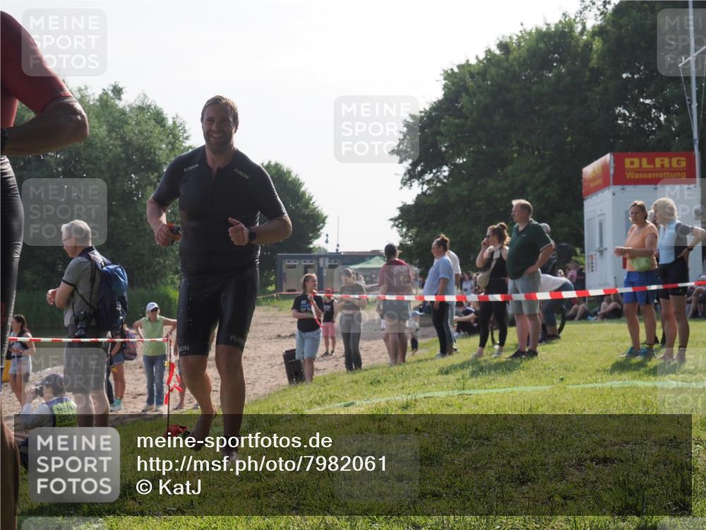 15.06.2025 - 27. Vierlanden-Triathlon KatJ http://msf.ph/oto/7982061 15.06.2025 08:48:02 Schwimmen 16, 34, 167, 193 meine-sportfotos.de