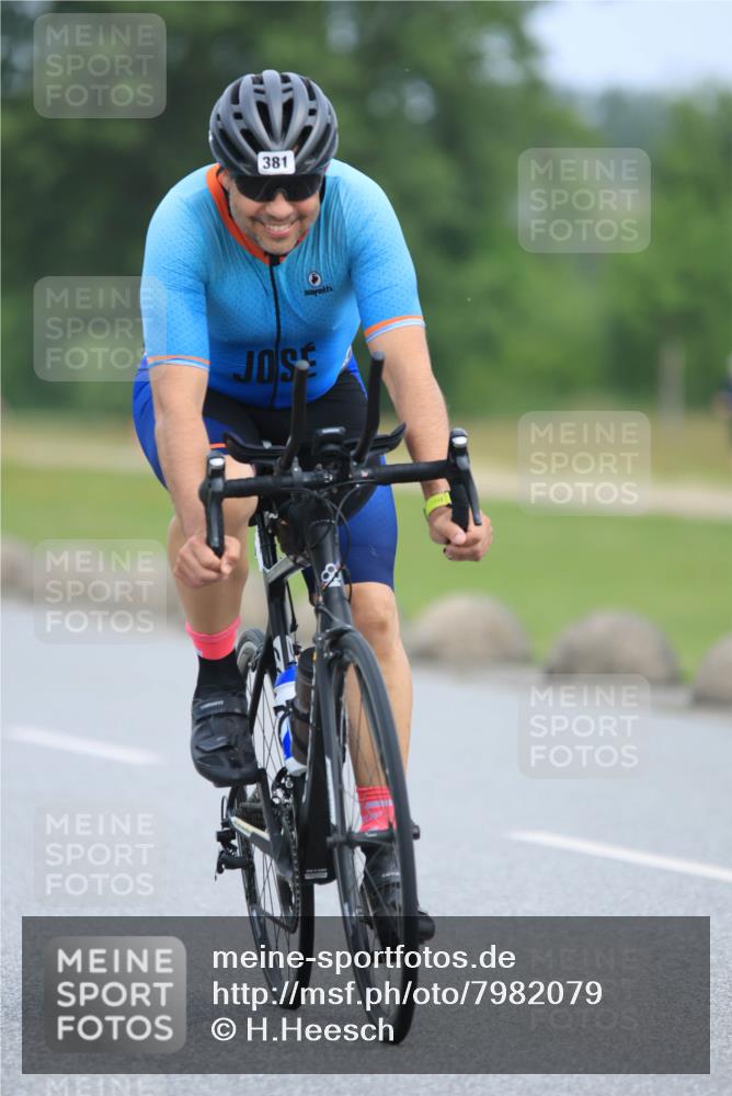 15.06.2025 - 27. Vierlanden-Triathlon H.Heesch http://msf.ph/oto/7982079 15.06.2025 10:51:11 Radfahren 161, 381 meine-sportfotos.de