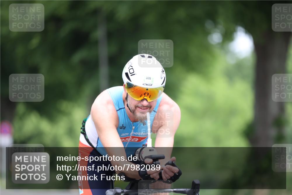 15.06.2025 - 7 Türme Triathlon Yannick Fuchs http://msf.ph/oto/7982089 15.06.2025 11:26:50 Radfahren 212, 326 meine-sportfotos.de
