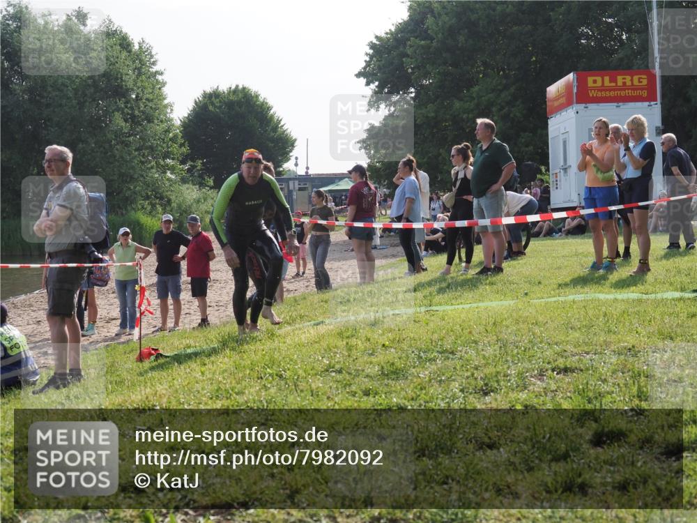 15.06.2025 - 27. Vierlanden-Triathlon KatJ http://msf.ph/oto/7982092 15.06.2025 08:48:07 Schwimmen 16, 34, 167, 193 meine-sportfotos.de