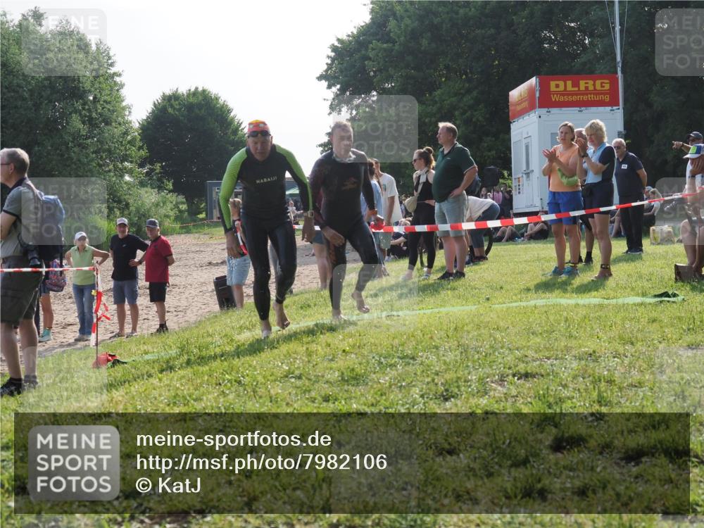 15.06.2025 - 27. Vierlanden-Triathlon KatJ http://msf.ph/oto/7982106 15.06.2025 08:48:08 Schwimmen 16, 34, 167, 193 meine-sportfotos.de