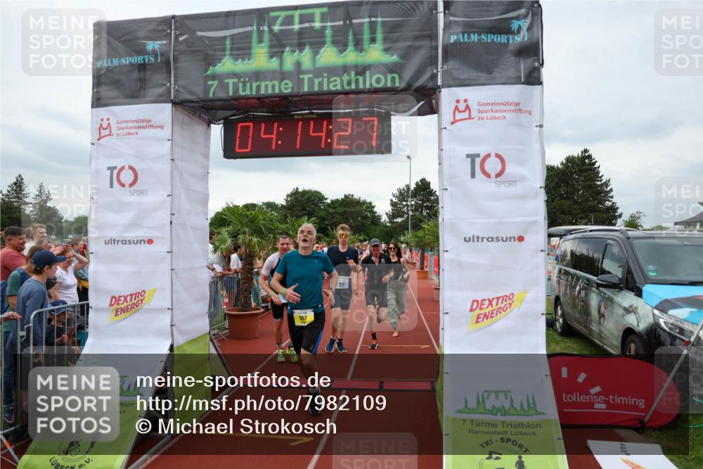 15.06.2025 - 7 Türme Triathlon Michael Strokosch http://msf.ph/oto/7982109 15.06.2025 14:14:26 Ziel 560, 656, 671, 758, 771, 813, 957 meine-sportfotos.de