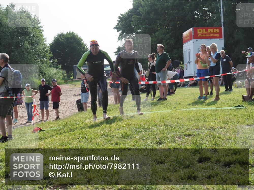 15.06.2025 - 27. Vierlanden-Triathlon KatJ http://msf.ph/oto/7982111 15.06.2025 08:48:08 Schwimmen 16, 34, 167, 193 meine-sportfotos.de