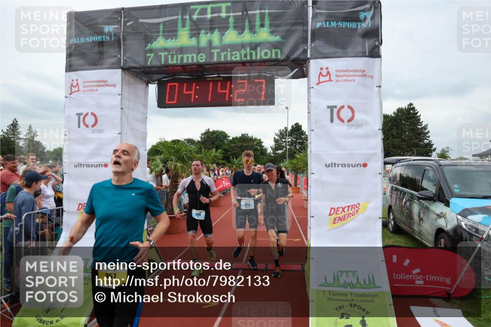 15.06.2025 - 7 Türme Triathlon Michael Strokosch http://msf.ph/oto/7982133 15.06.2025 14:14:27 Ziel 560, 656, 671, 758, 771, 813, 957 meine-sportfotos.de